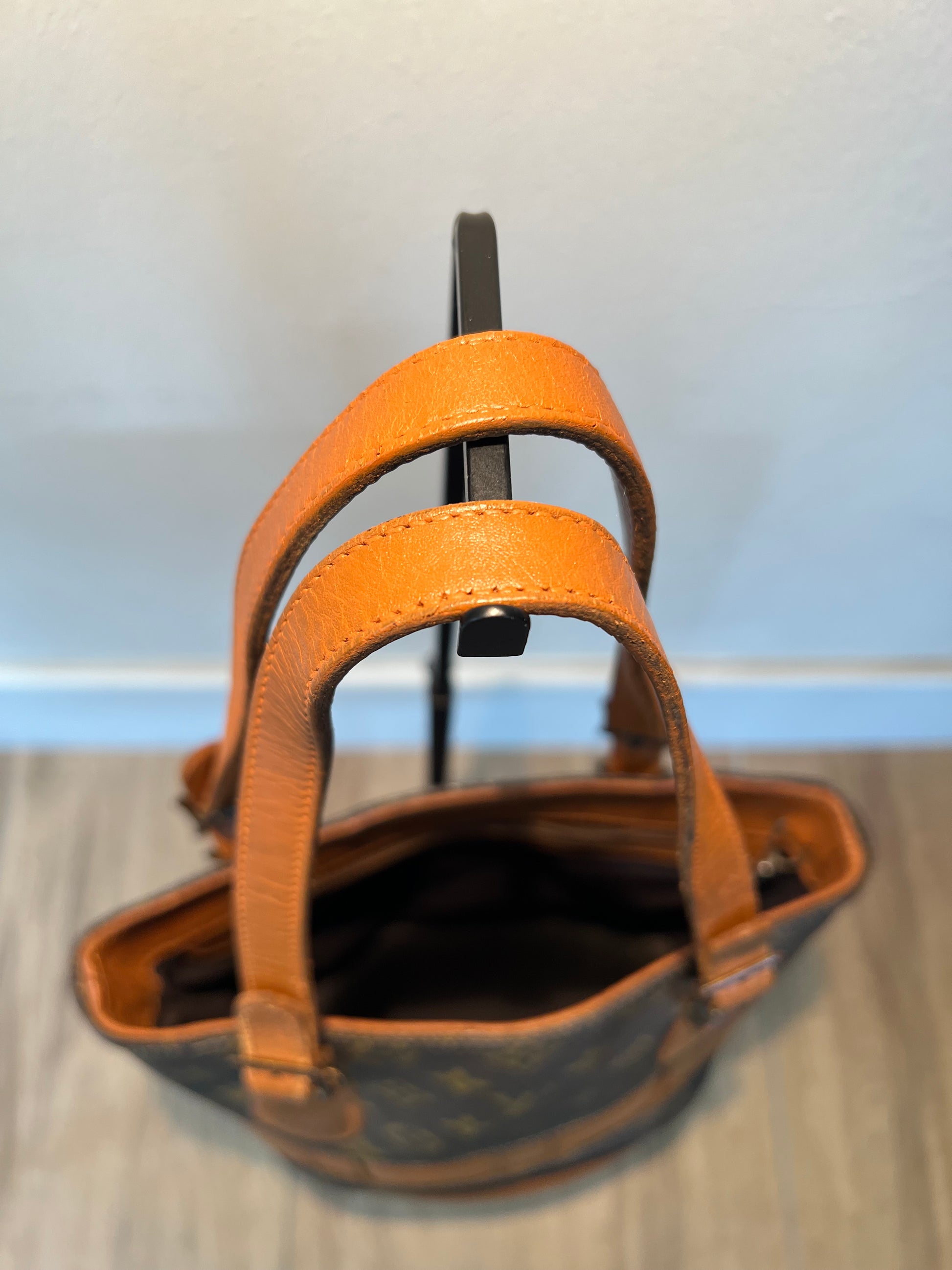 Louis Vuitton Monogram Bucket Bag – USA Edition
